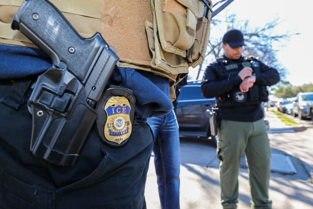 Federal database says ICE bought ‘guided missile warheads.’ That’s probably an error Federal database says ICE bought 'guided missile warheads.' That's probably an error