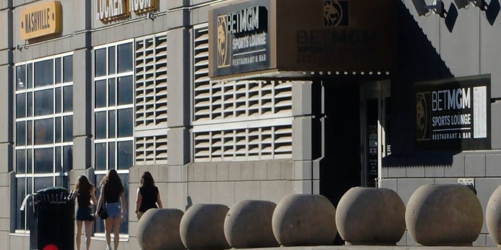 Pedicab driver claims self-defense in deadly shooting of passenger in Nashville