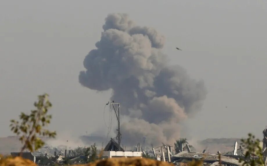 Israeli military bombs Rafah and Khan Younis despite ceasefire deal Israeli military bombs Rafah and Khan Younis despite ceasefire deal