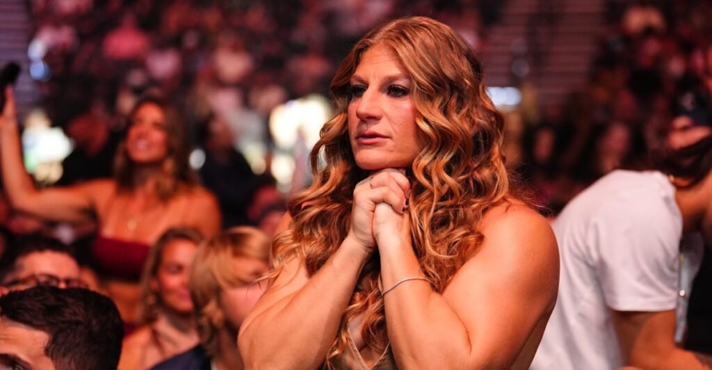 Kayla Harrison shows off post-neck surgery scar Kayla Harrison shows off post-neck surgery scar