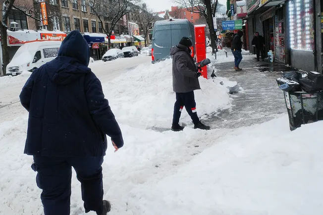 Winter Storm Fern disrupts FedEx, UPS and Postal Service deliveries Winter Storm Fern disrupts FedEx, UPS and Postal Service deliveries