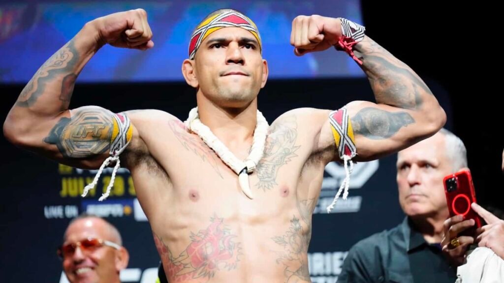 Alex Pereira vacates UFC light heavyweight title; Jiri Prochazka vs. Carlos Ulberg fight set to decide new champion Alex Pereira vacates UFC light heavyweight title; Jiri Prochazka vs. Carlos Ulberg fight set to decide new champion
