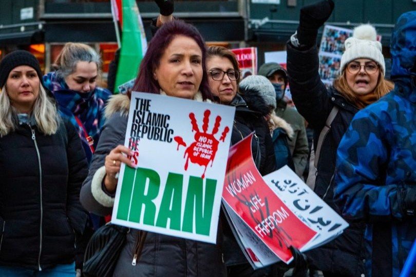 How Coordinated Networks Manufacture the Appearance of Mass Support How Coordinated Networks Manufacture the Appearance of Mass Support