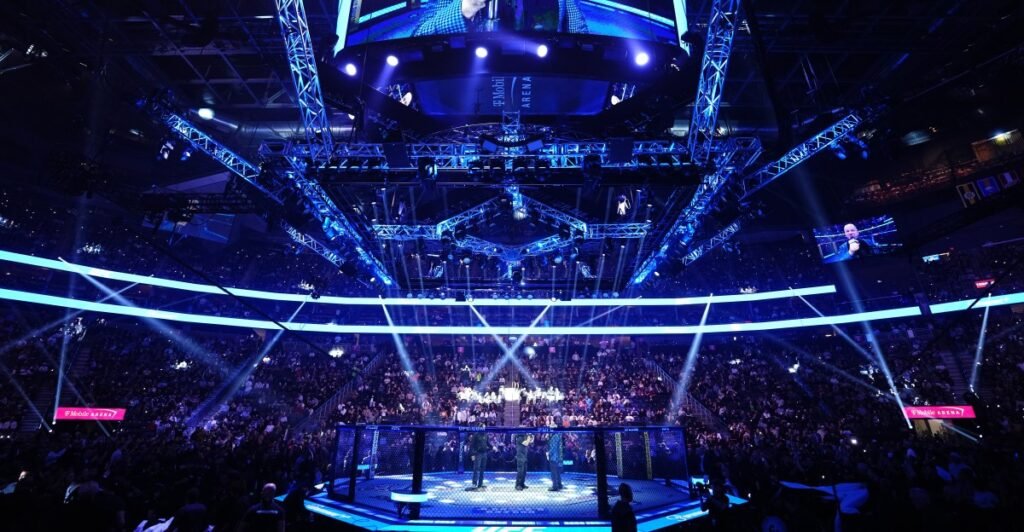 Lightweight bonus-machines booked for Holloway vs. Oliveira 2 card