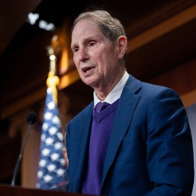 Sen. Wyden to block confirmation for NSA director, citing lack of experience Sen. Wyden to block confirmation for NSA director, citing lack of experience