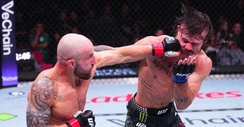UFC analysts praise Alexander Volkanovski as featherweight GOAT, ‘Diego Lopes was just lost’ in there UFC analysts praise Alexander Volkanovski as featherweight GOAT, ‘Diego Lopes was just lost’ in there