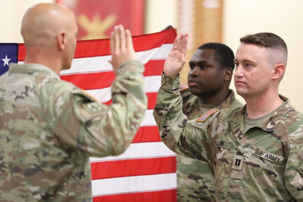 Warrant officers to bid for their retention bonuses under new Army program