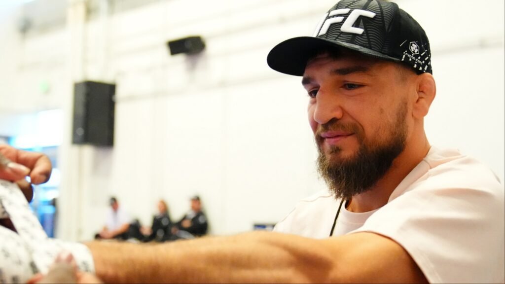 Yaroslav Amosov gets his hands wrapped backstage at UFC Vegas 112