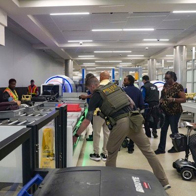 Shutdown poised to continue for DHS after House, Senate take diverging paths Shutdown poised to continue for DHS after House, Senate take diverging paths