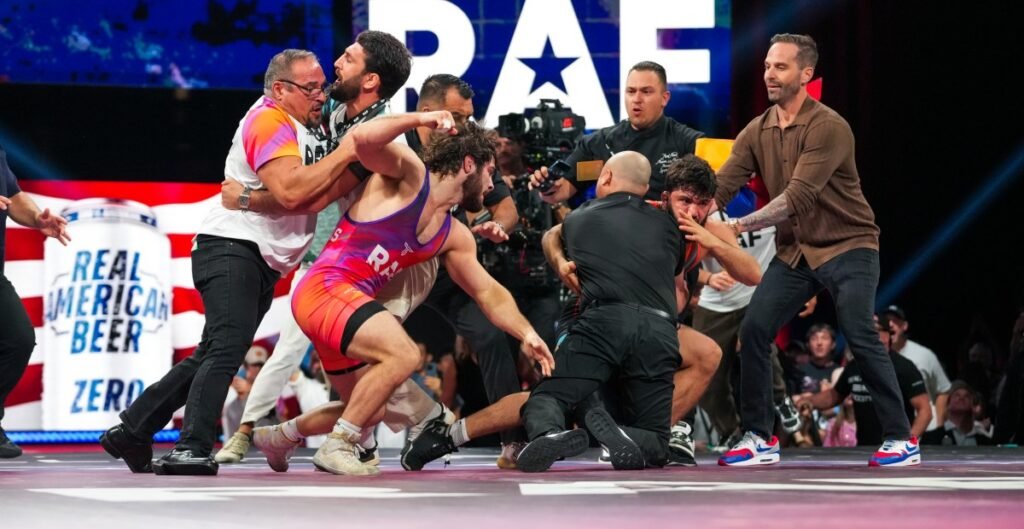 ‘Arman Tsarukyan has not been banned’: RAF exec provides clarity, reveals timeframe for rematch with Georgio Poullas
