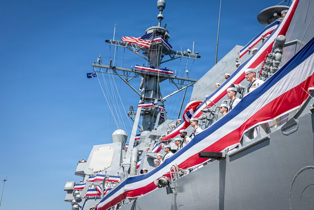 DVIDS – News – USS Harvey C. Barnum Jr. Commissions USS Harvey C. Barnum (DDG 124) Commissioning Ceremony