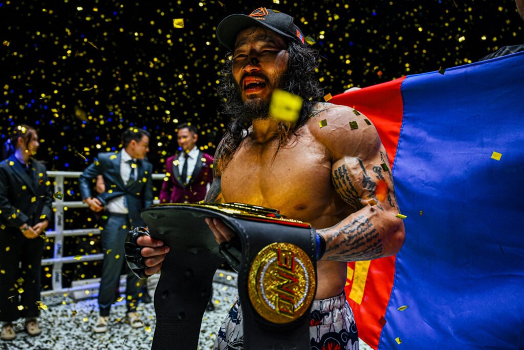 Enkh-Orgil Baatarkhuu eyes featherweight title shot against Tang Kai: "I want to make history"