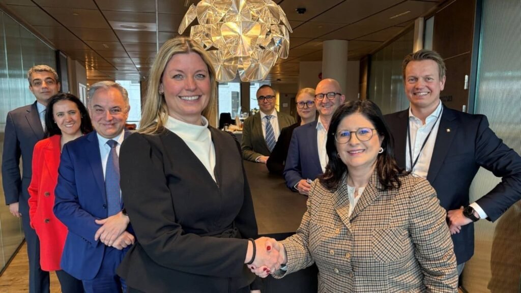 Indra to supply EW and radar systems for six Type 212CD submarines Indra to supply EW and radar systems for six Type 212CD submarines