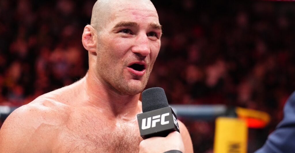 Luke Rockhold predicts Khamzat masterclass over ‘piece of s—t’ Sean Strickland