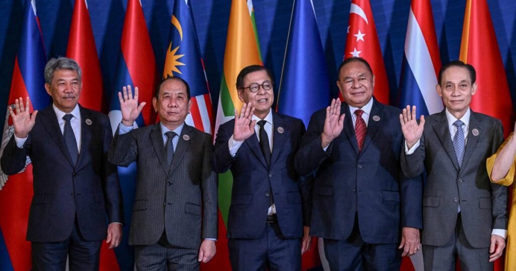 The G-2’s Missing Link | Foreign Affairs