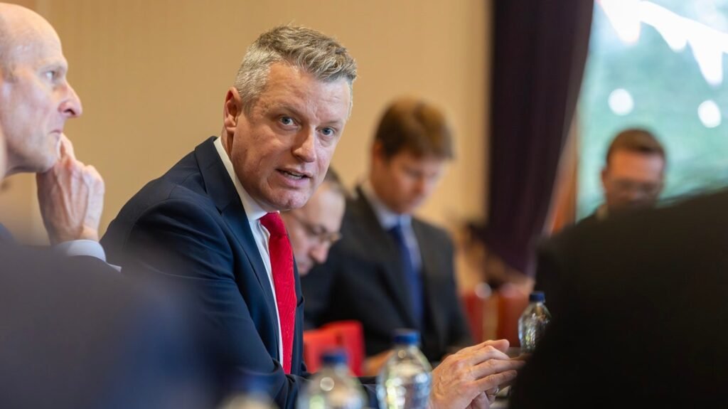 UK Minister ‘sick and tired of journalists’ talking down military UK Minister ‘sick and tired of journalists’ talking down military