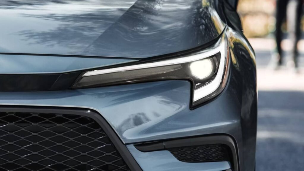 This Toyota Hybrid Offers AWD, Costs Less, And Matches The Civic Hybrid’s Fuel Economy This Toyota Hybrid Offers AWD, Costs Less, And Matches The Civic Hybrid's Fuel Economy