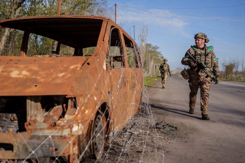 Ukraine and Russia fight on despite US-mediated ceasefire