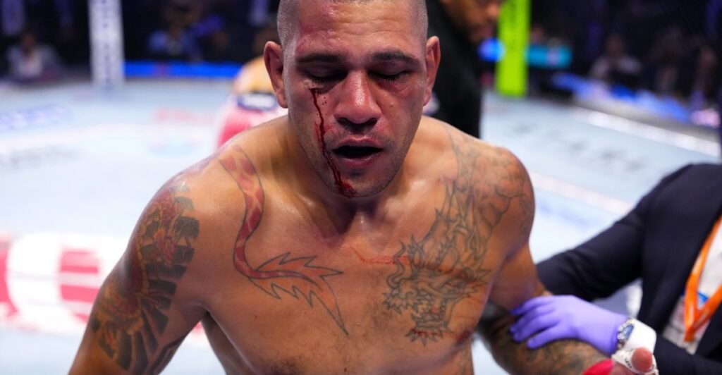Alex Pereira ‘afraid’ to make UFC return, teases retirement in wake of Herb Dean scandal Alex Pereira ‘afraid’ to make UFC return, teases retirement in wake of Herb Dean scandal