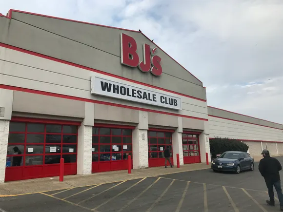 BJ’s Wholesale Club uses tariff refunds to cut prices BJ’s Wholesale Club uses tariff refunds to cut prices