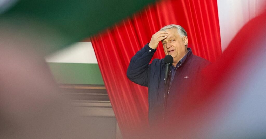How to Beat an Autocrat How to Beat an Autocrat