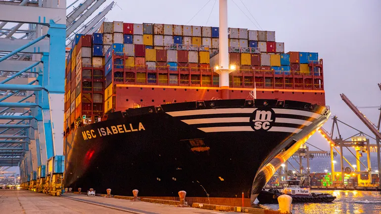 Imports flow into Port of Los Angeles with ‘window of stability’ open Imports flow into Port of Los Angeles with ‘window of stability’ open