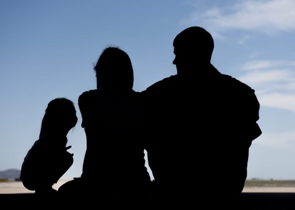 Military families paying $1,000 out of pocket for moves, survey shows Military families paying $1,000 out of pocket for moves, survey shows