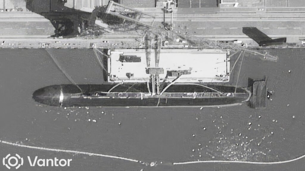 New Large Chinese Submarine With Very Unique Feature Just Caught On Satellite Imagery