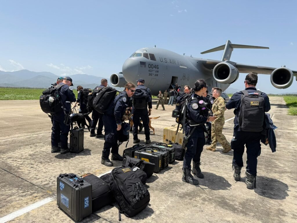 US Sends C-17s, Satellite Imagery to Venezuela After Earthquakes