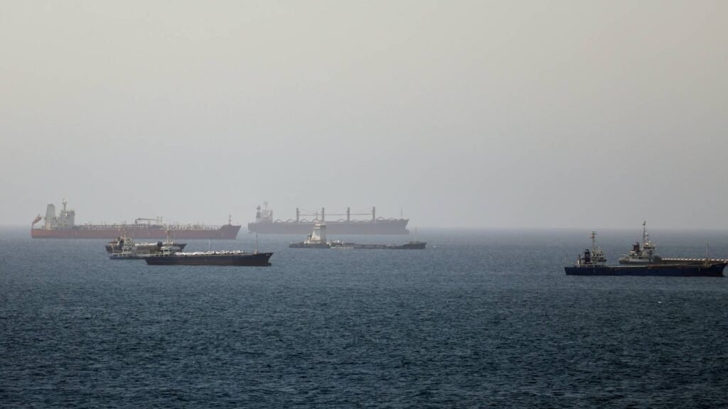 US Strikes Iranian Missile, Drone Sites in Retaliatory Strait of Hormuz Attack