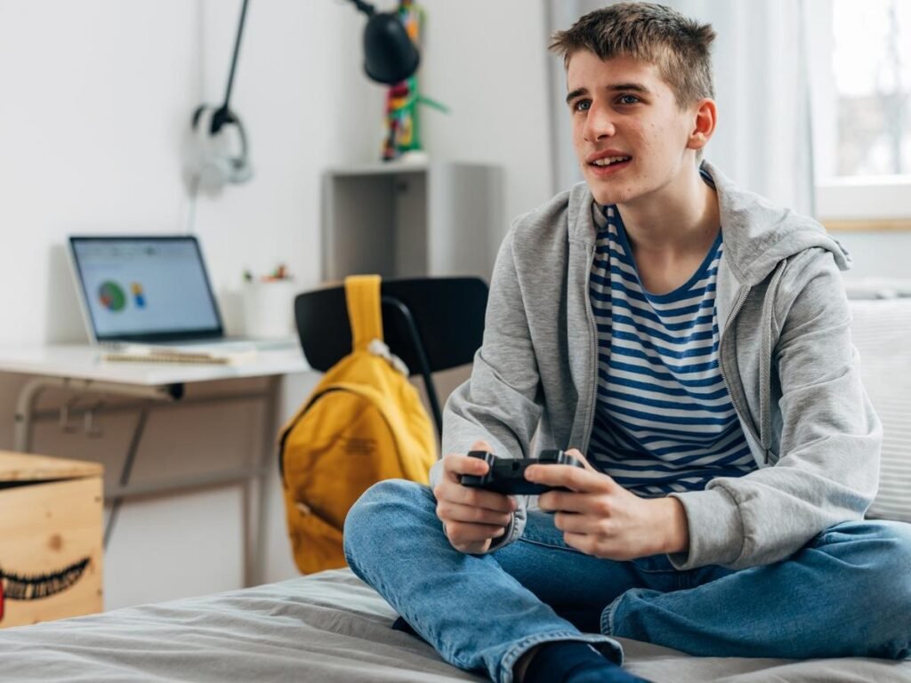 Why Do Middle and High Schoolers Miss School? Selected Findings from the American Youth Panel and the American Parents Panel Why Do Middle and High Schoolers Miss School? Selected Findings from the American Youth Panel and the American Parents Panel