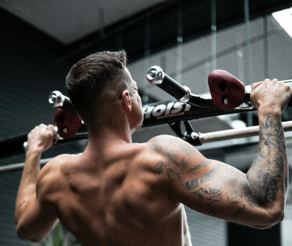 3 Best Beginner Bodyweight Exercises for a Jacked and Attractive V Shaped Torso 3 Best Beginner Bodyweight Exercises for a Jacked and Attractive V Shaped Torso