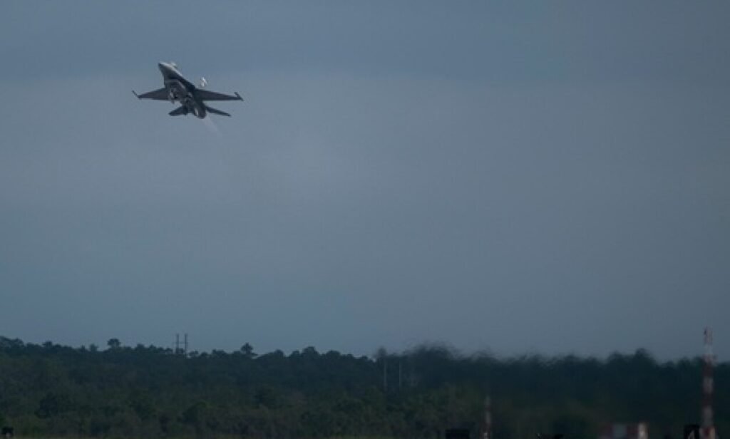 AI-controlled F-16 begins autonomous flight testing for DARPA AI-controlled F-16 begins autonomous flight testing for DARPA