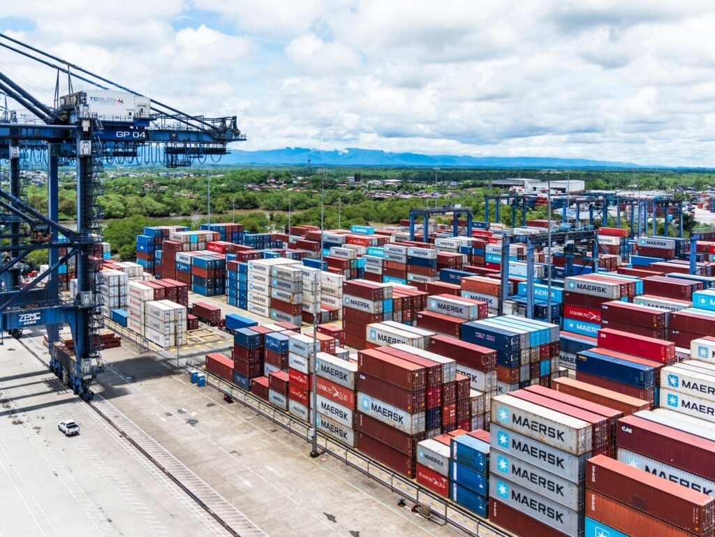Colombia’s path to growth and opportunity through cooperation with the United States Colombia’s path to growth and opportunity through cooperation with the United States