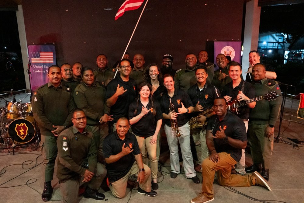 DVIDS – News – Music Without Borders: Fijian Bandsman Steps in for U.S. Army Rock Band 25th Infantry Division Band and Republic of Fiji Military Forces Band Perform Joint Concert at Ratu Sukuna Park
