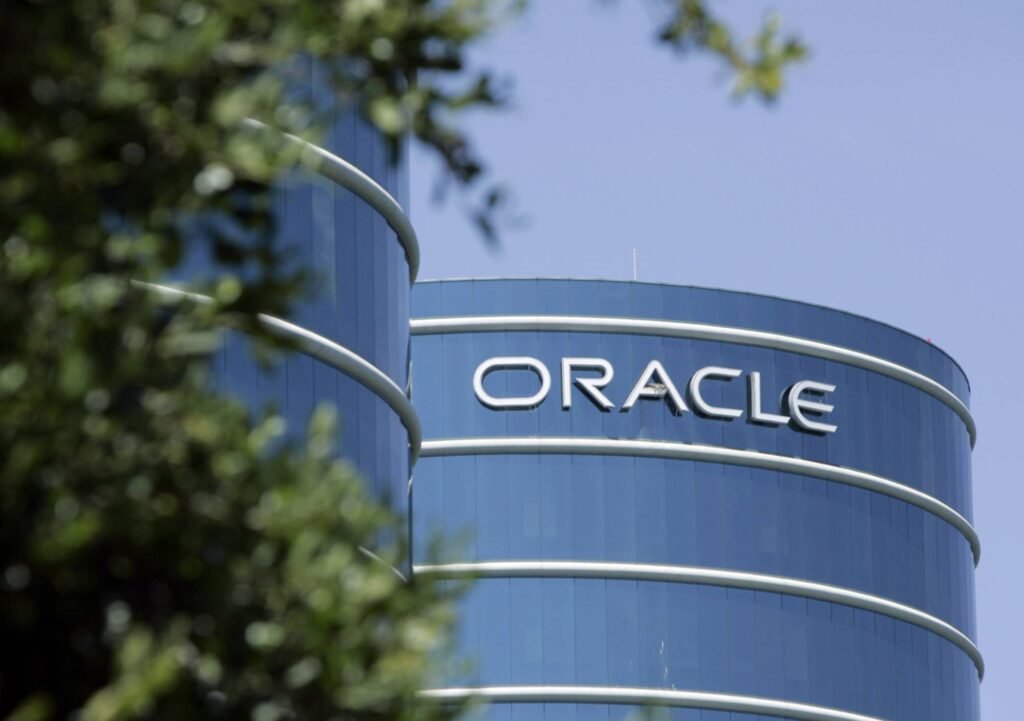 DoD awards Oracle software deal worth up to $7 billion DoD awards Oracle software deal worth up to $7 billion