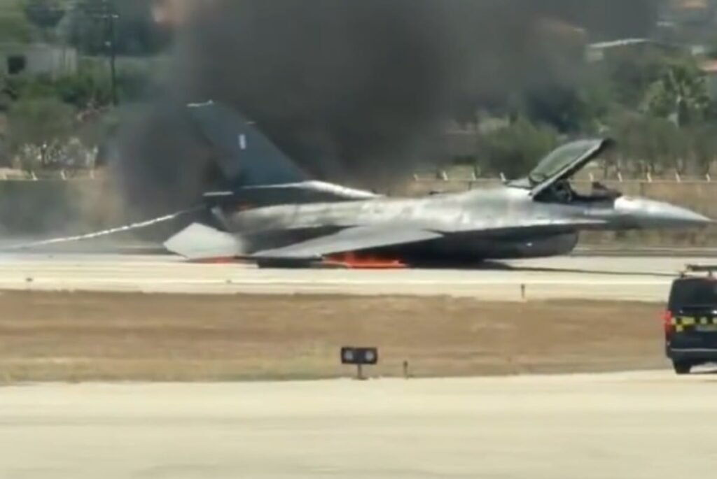 Greek Air Force F-16 makes emergency belly landing