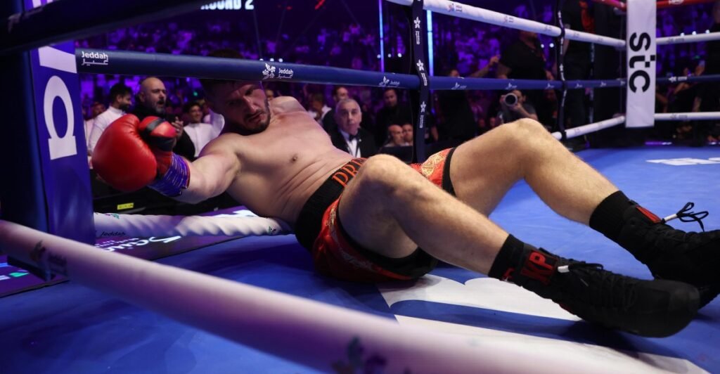 Highlights! Anthony Joshua Survives Early Knockdown Scare En Route To Second-Round KO Highlights! Anthony Joshua Survives Early Knockdown Scare En Route To Second-Round KO