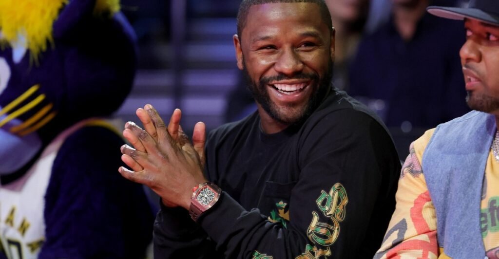 Judge throws Floyd Mayweather legal lifeline, Zambidis fight back on after court denies restraining order