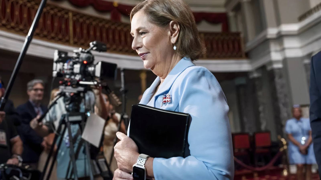 Lindsey Graham’s Sister Backed by Trump as Washington Experience Questioned Lindsey Graham's Sister Backed by Trump as Washington Experience Questioned