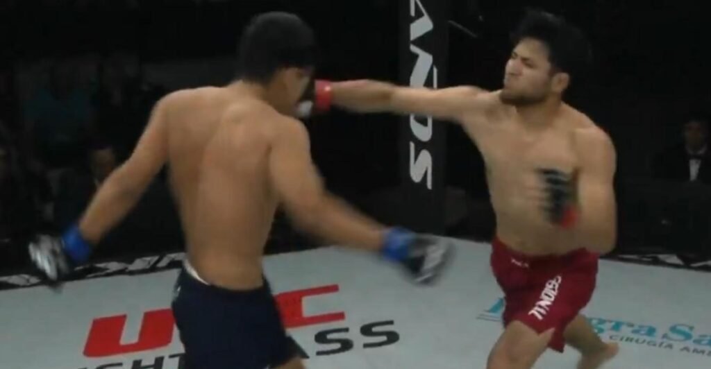 Missed Fists: Amateur fighter completely whiffs on spinning strikes before being brutally knocked out Missed Fists: Amateur fighter completely whiffs on spinning strikes before being brutally knocked out