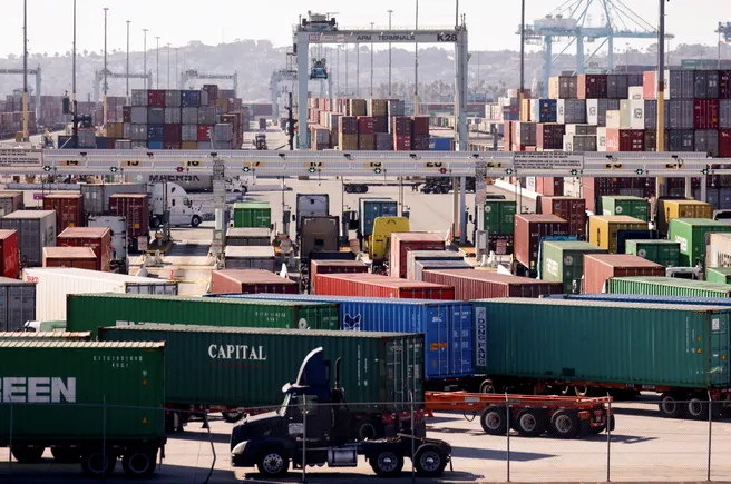 Tariffs, Iran war prompt ocean shippers to scrap tradition Tariffs, Iran war prompt ocean shippers to scrap tradition