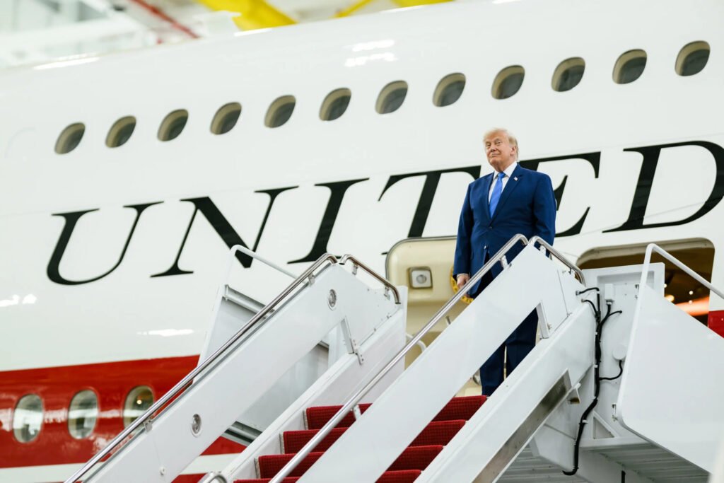 Trump Takes Flight in New ‘Bridge’ Air Force One Trump Takes Flight in New ‘Bridge’ Air Force One