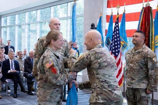 US Army INSCOM Conducts Change of Command Ceremony US Army INSCOM Conducts Change of Command Ceremony