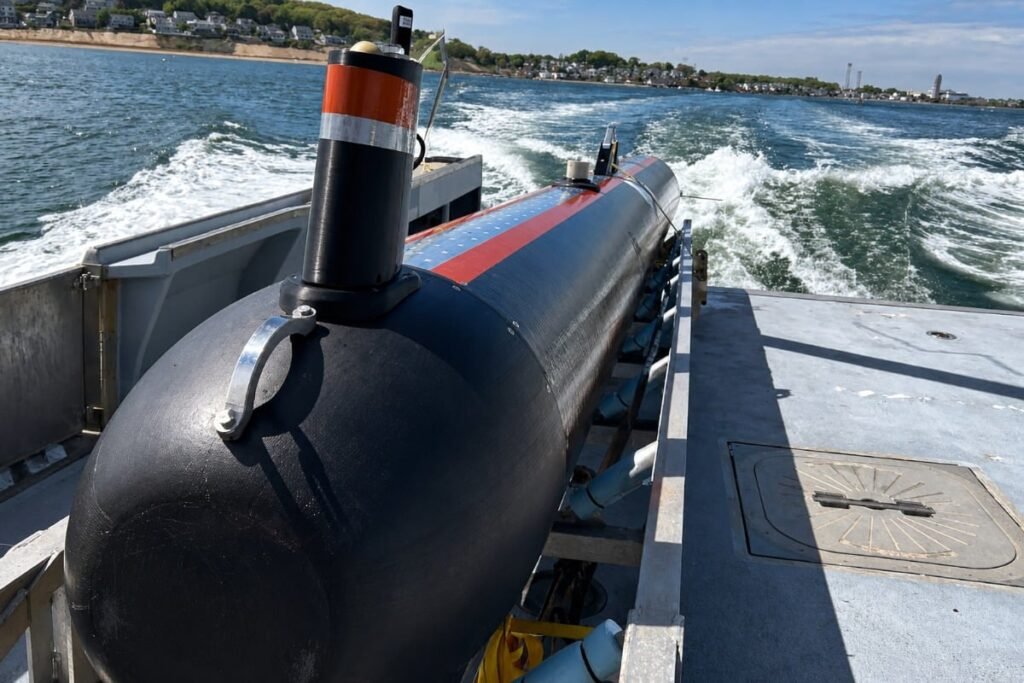 U.S. Navy funds a robotic submarine built to secretly lay mines U.S. Navy funds a robotic submarine built to secretly lay mines