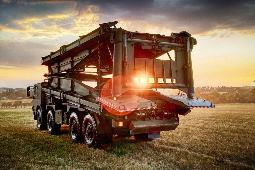 CSG wins bridge laying vehicle contracts worth over USD 50 million for customers in Europe, the Middle East and Southeast Asia CSG wins bridge laying vehicle contracts worth over USD 50 million for customers in Europe, the Middle East and Southeast Asia
