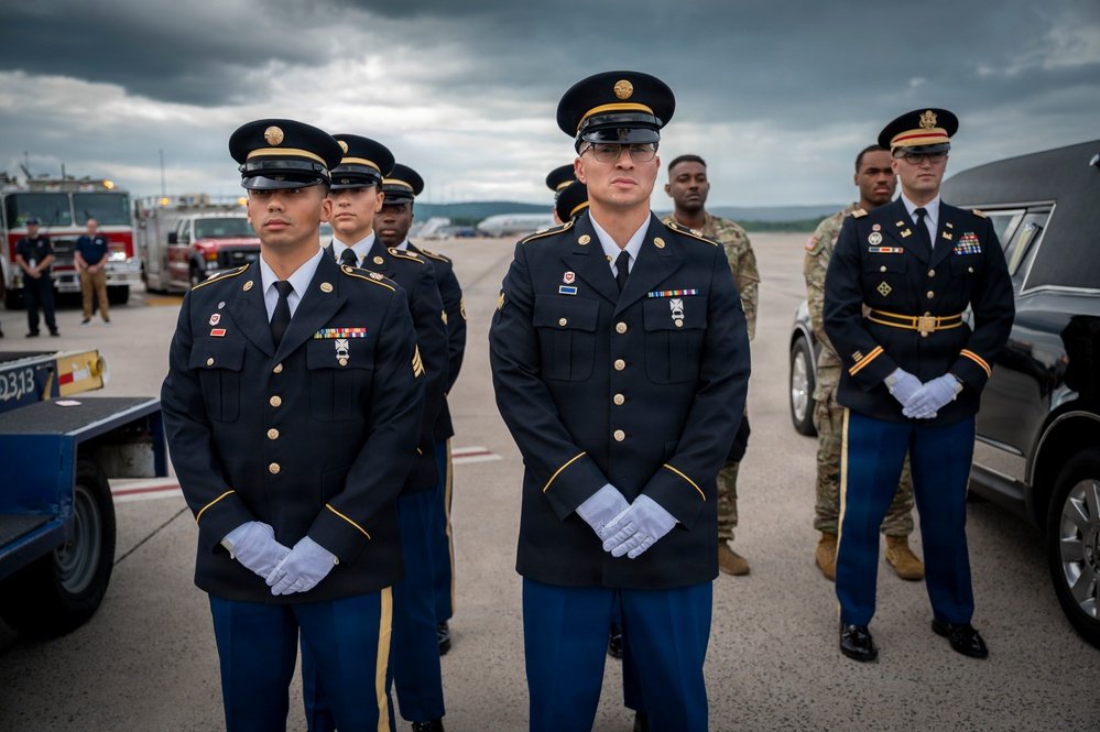 DVIDS – News – Connecticut National Guard Funeral Honors Team conducts dignified transfer for WWII veteran who died in Philippines POW camp Connecticut National Guard Funeral Honors Team conducts dignified transfer for WWII veteran who died in Philippines POW camp