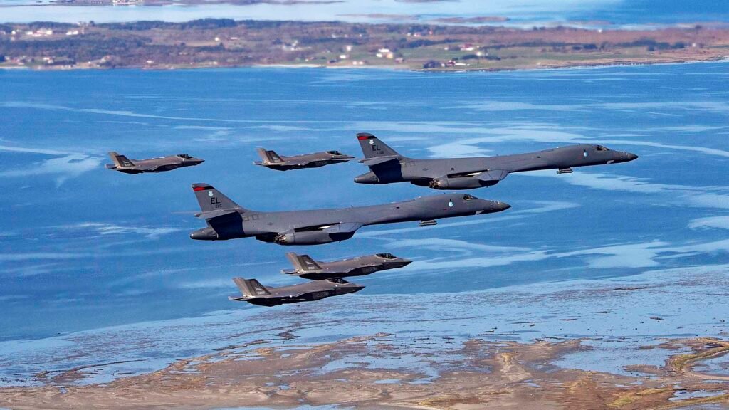 Norwegian F-35A aircraft of the RNoAF 331 Squadron escort US Air Force B-1 bombers during joint training. (Image: Norwegian Armed Forces)