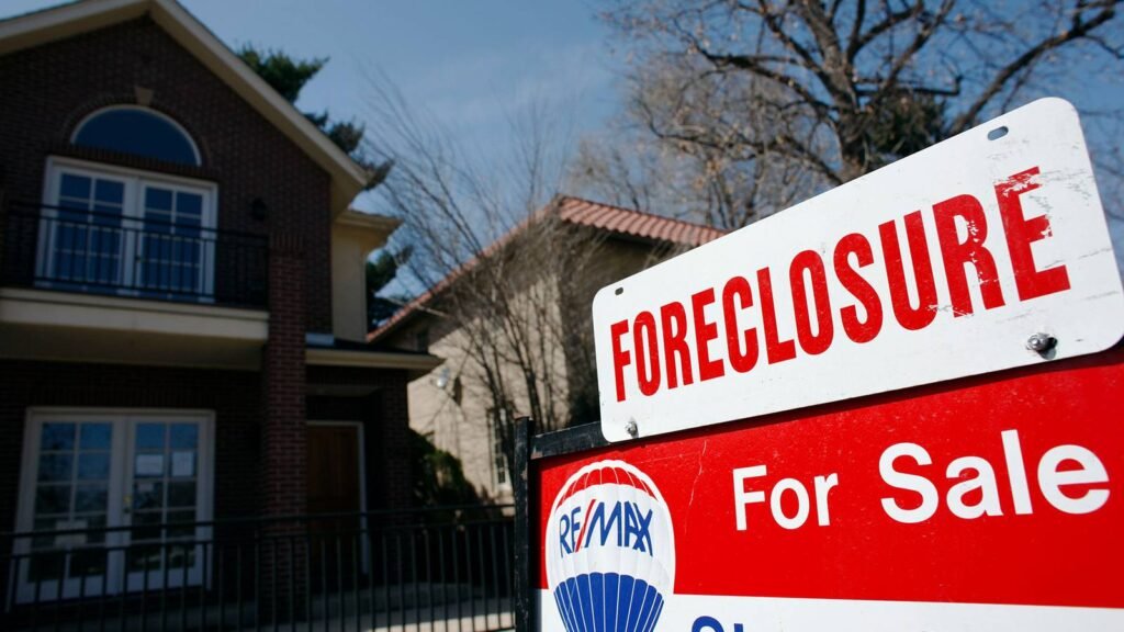 Foreclosure vs. Selling Your Home: Which Protects Your Credit?