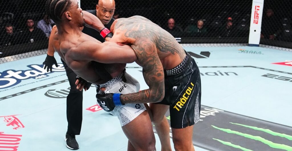 Mansur Abdul-Malik vs. Dustin Stoltzfus: Odds, full fight preview and prediction | UFC 330